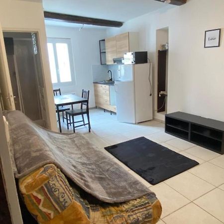 Petit Appartement Calme En Plein Centre Du Village De Ribiers Экстерьер фото