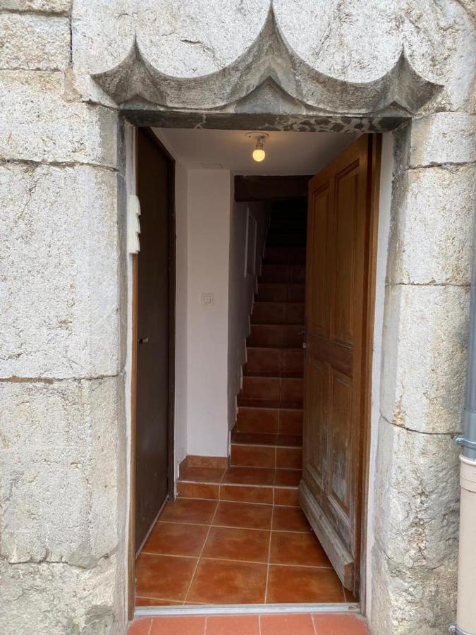 Petit Appartement Calme En Plein Centre Du Village De Ribiers Экстерьер фото